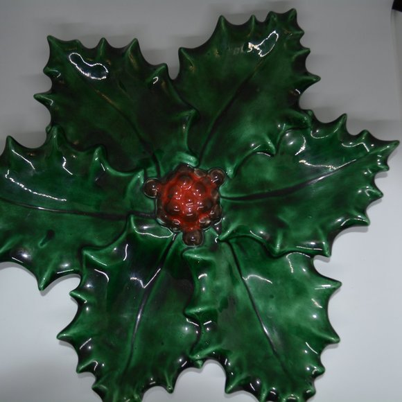 VTG Hobbiest Hand Painted Antietam Ceramic Mold Christmas Holly Berry Plate Tray - Picture 1 of 6